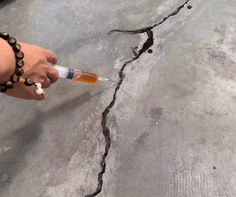 琼结混凝土裂缝修补技术详解​